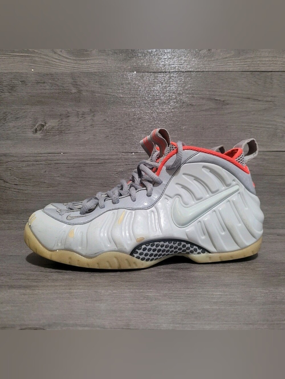 Nike Air Foamposite Platinum Mens Size 9.5 Foam Basketball Shoes Yeezy